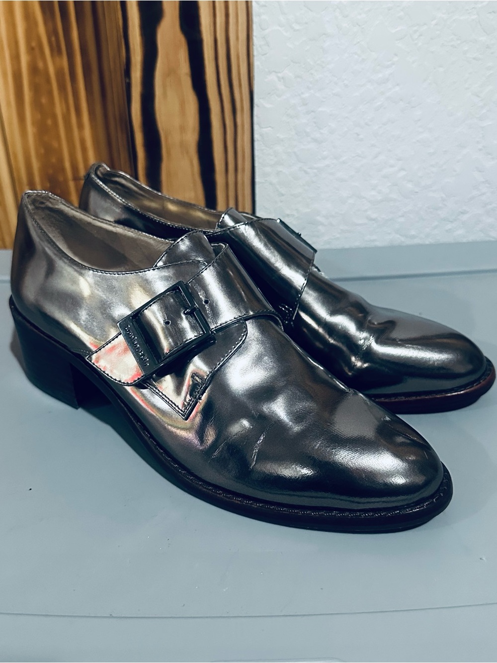 Louise et Cie Leather Metallic Silver Buckle Dress Shoes Women’s size 6M 36